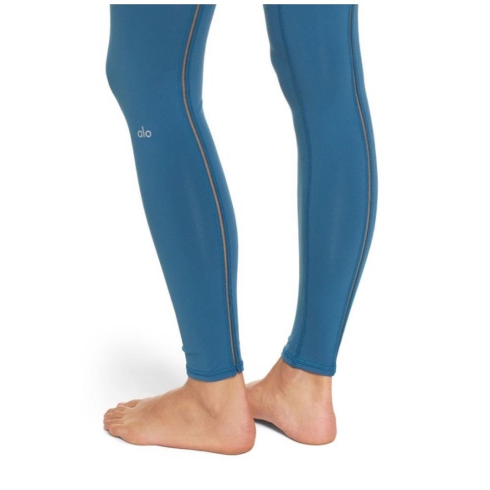 Alo Yoga Dash High Waist Leggings in Teal - Picture 2 of 10